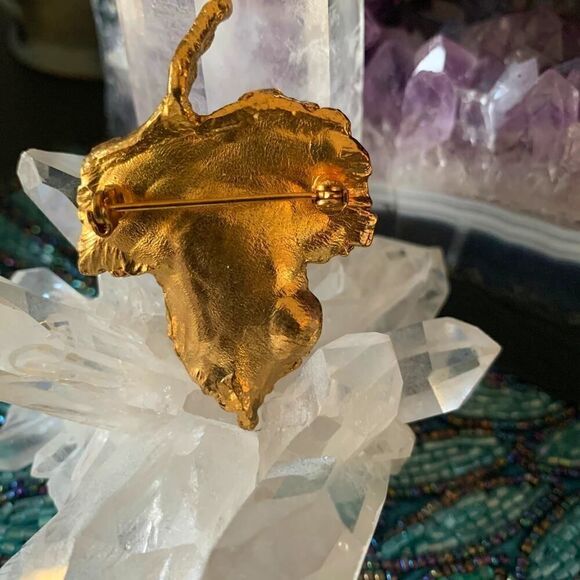 Gorgeous Green/Blue Crystal Brooch/Earrings SET, in Gold, Unmarked - Picture 3 of 6